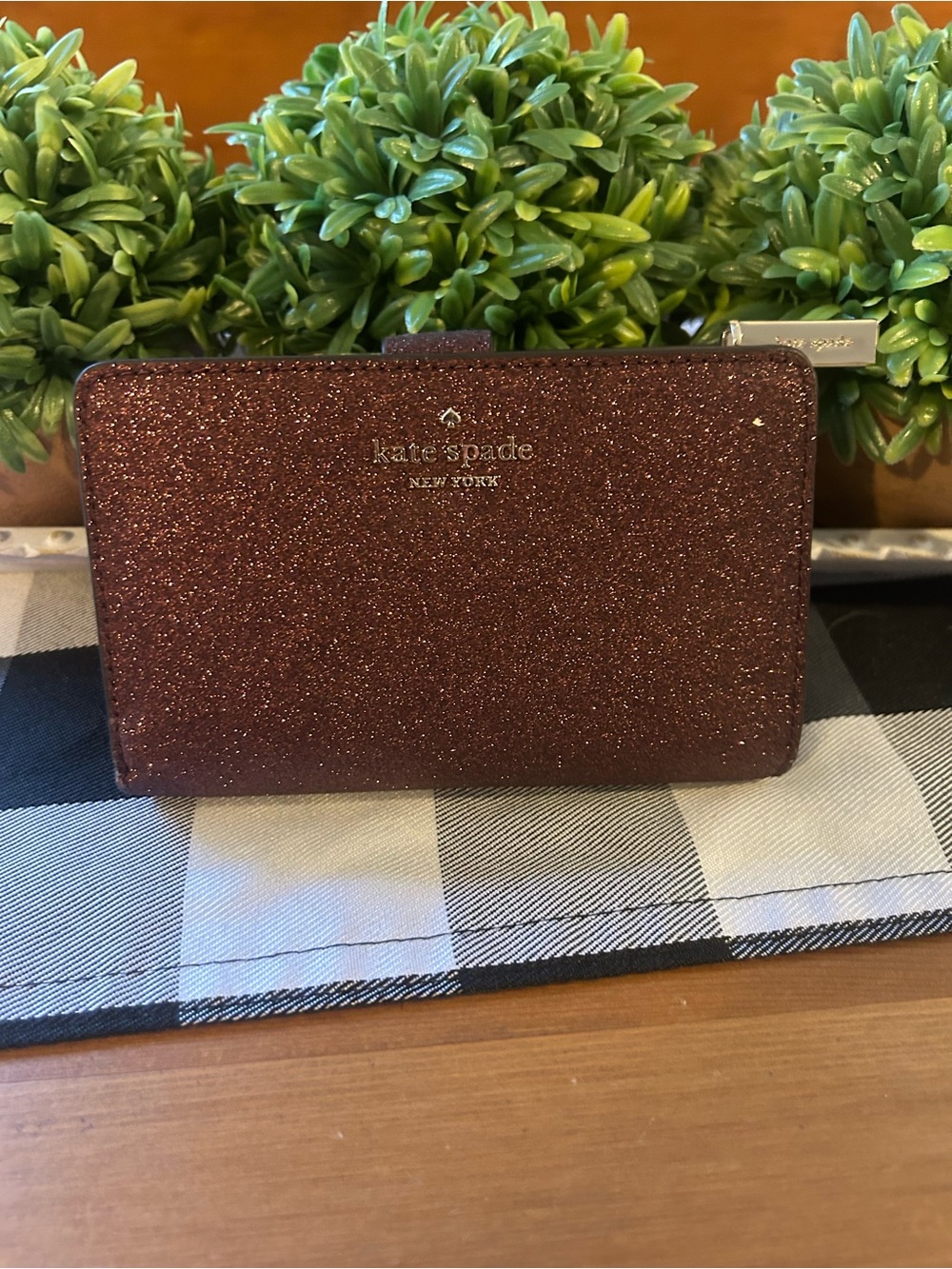 NWT Kate Spade NeW York Deep Nova Glitter Wallet